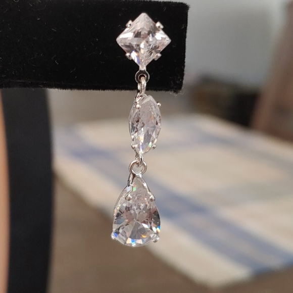 Crystal earrings with silver back - Picture 2 of 5